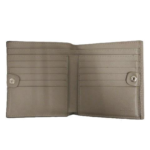 新品FENDIフェンディ ピーカブー レザー財布　二つ折り 新品FENDIフェンディ ピーカブー レザー財布二つ折り