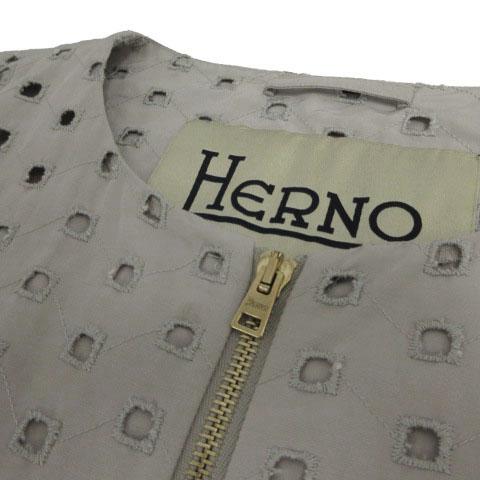 ヘルノ HERNO カットアウト刺繍 ノーカラー デザイン ジップコート
