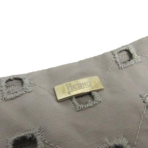 ヘルノ HERNO カットアウト刺繍 ノーカラー デザイン ジップコート