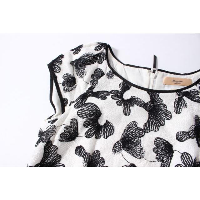 【新品】マーリエパーエフデ　ワンピース　ノースリーブ　総柄　ホワイト　ブラック マーリエパーエフデ Maglie par ef-de ワンピース 総柄 刺繍