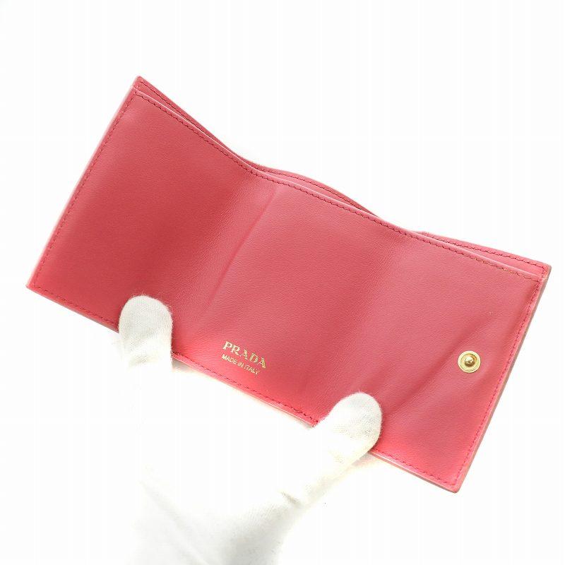【中古】PRADA 財布 三つ折り ミニウォレット サフィアーノレザー リボン ロゴ ゴールド金具 ピンク 1MH021 2B7S PRADA（プラダ） 財布 三つ折り ミニウォレット サフィアーノレザー