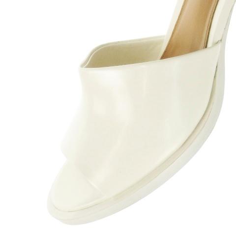 BOTTEGA VENETA（ボッテガ・ヴェネタ） 未使用品 BOTTEGA VENETA CHA