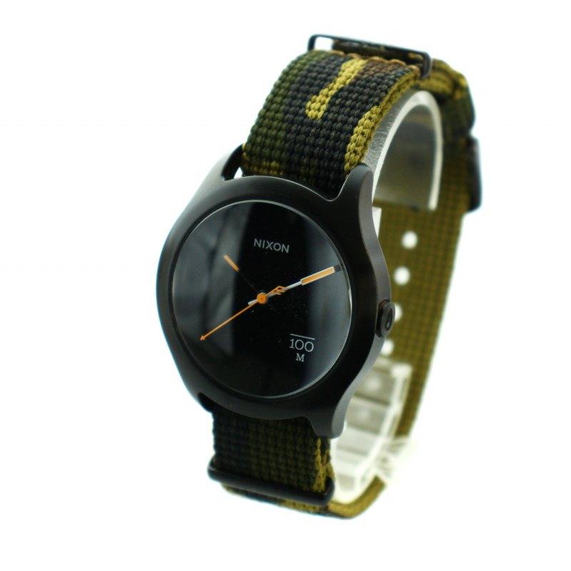ニクソン NIXON QUAD 腕時計 ウォッチ クォーツ ロゴ 黒文字盤 