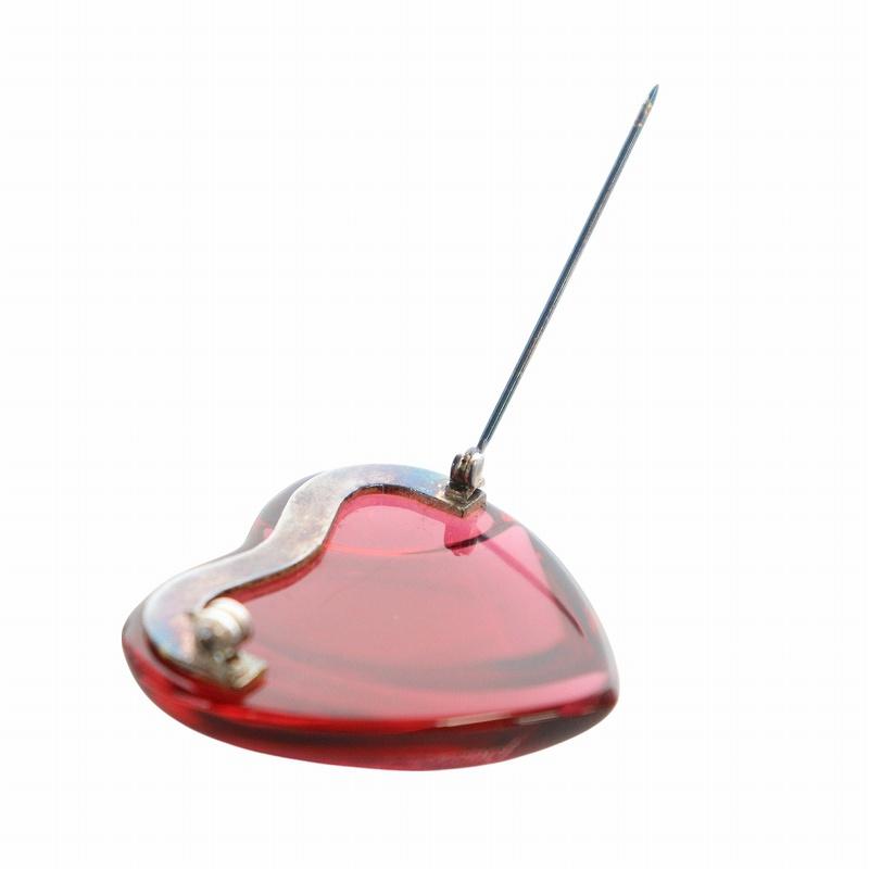 Baccarat brooch　バカラブローチ ハート ピンバッジ ピンブローチ バカラ Baccarat ピンブローチ ガラス ハートモチーフ ロゴ 赤 レッド
