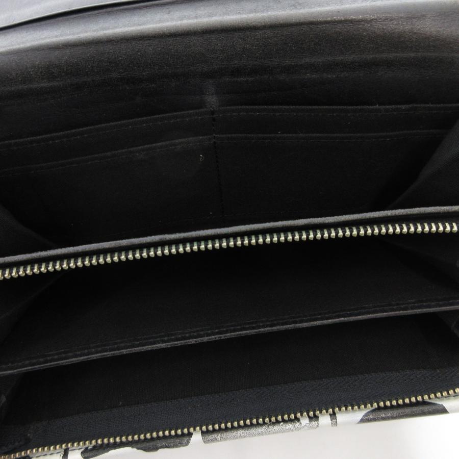 Vivienne Westwood（ヴィヴィアンウエストウッド） 二つ折り長財布