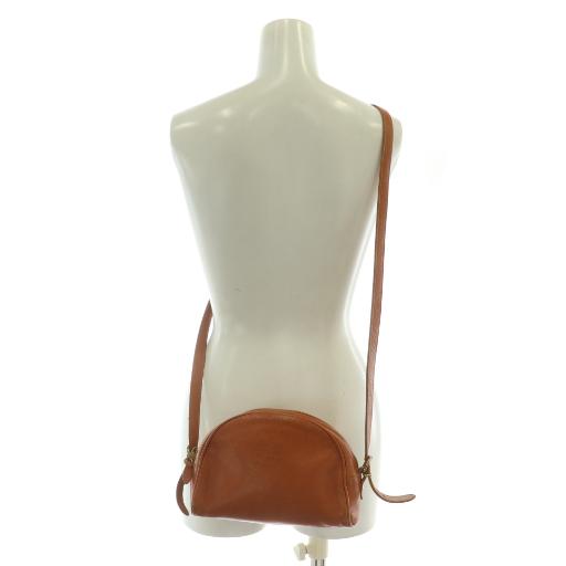 IL BISONTE（イルビゾンテ） ショルダーバッグ レザー ハーフムーン