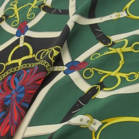 GUCCI（グッチ） スカーフ 絹 シルク 緑 グリーン 紺 ネイビー ロゴ