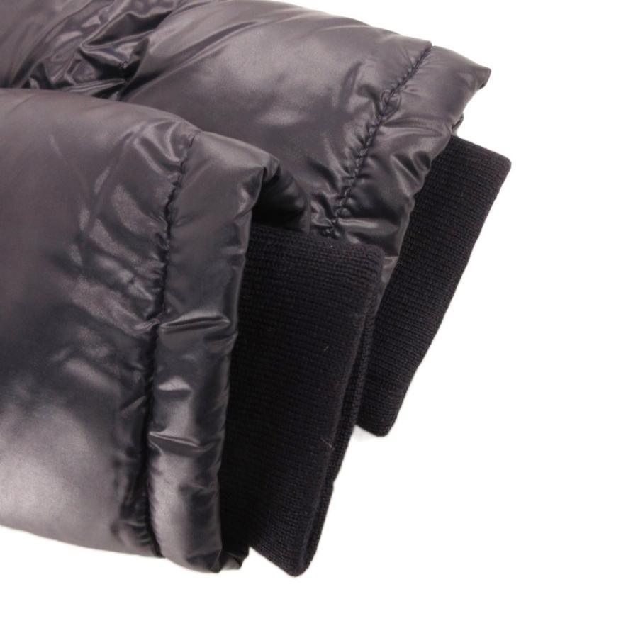 MONCLER（モンクレール） MONCLER G32-003 ダウンジャケット ロゴ