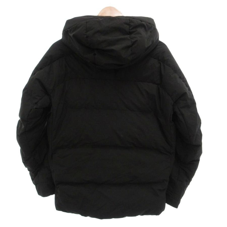 ユニクロ（UNIQLO） シームレスダウンパーカ 3Dカット ジャケット M 黒