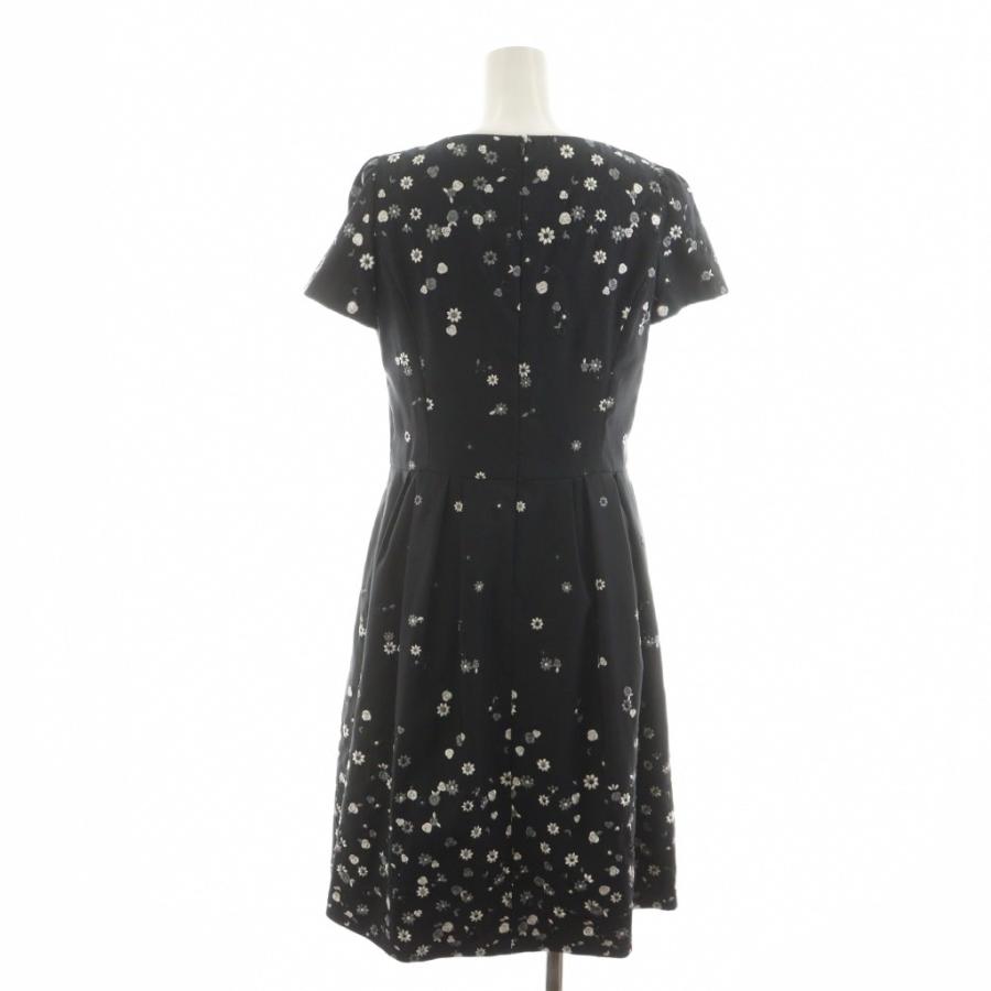 最終値下げ。エムズグレイシー　サテンブラック花柄ワンピース　未使用タグ付き 最終値下げ。エムズグレイシー サテンブラック花柄ワンピース 新品タグ付き