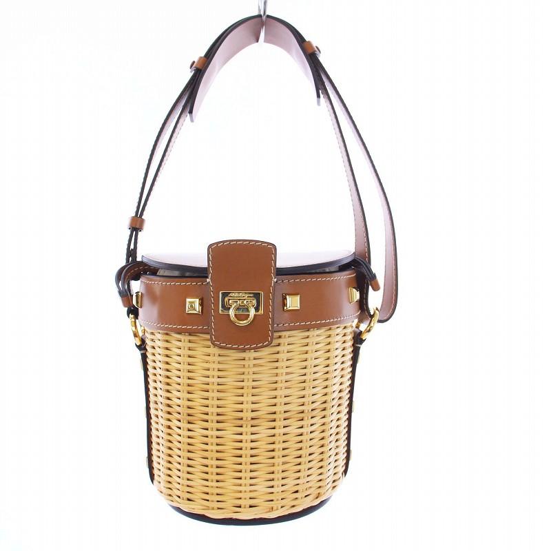 サルヴァトーレフェラガモ ラタン×レザー ショルダーバッグ かごバッグ  