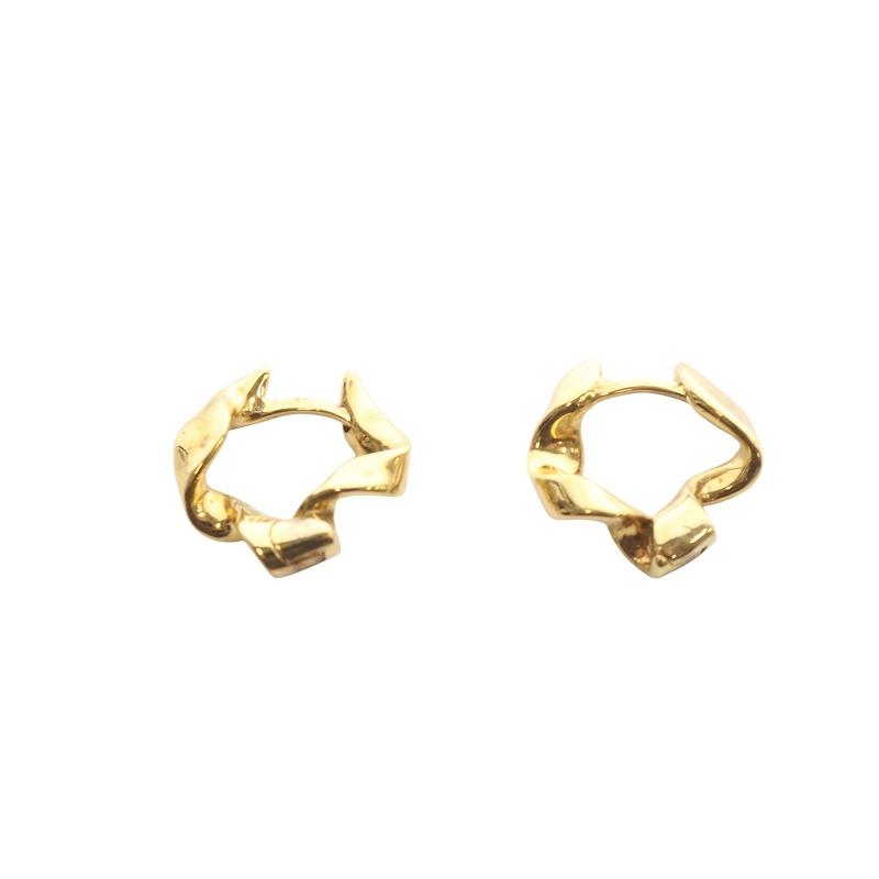 オティウムバーグ Otiumberg. スモールリボンピアス ゴールド色 /SR24  