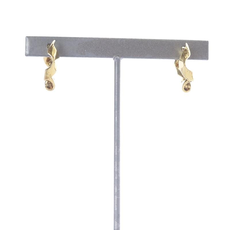 オティウムバーグ Otiumberg. スモールリボンピアス ゴールド色 /SR24  