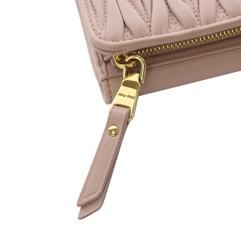 miu ミュウミュウ miumiu マテラッセ 財布 三つ折り レザー miu ミュウミュウ miumiu マテラッセ 財布 三つ折り レザー