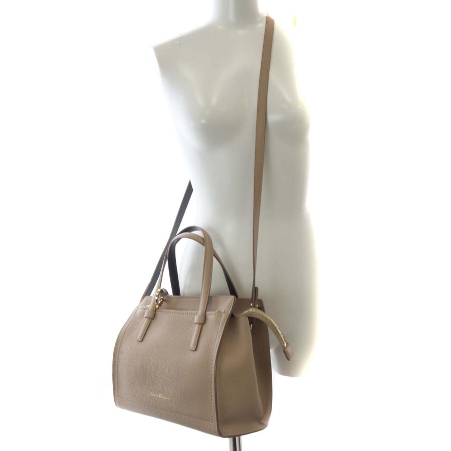 極美品　サルヴァトーレフェラガモ　2way ショルダー　ハンドバッグ　ベージュ FERRAGAMO サルヴァトーレ フェラガモ Salvatore Ferragamo