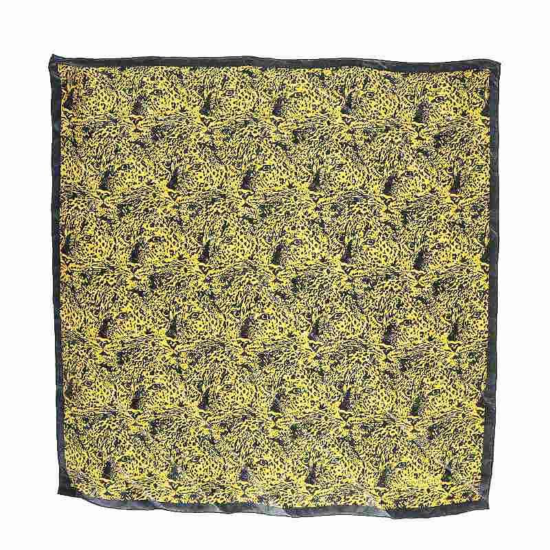 未使用　GIVENCHY シルク　スカーフ　ロゴ　総柄　ジバンシー　絹　SILK ジバンシィ GIVENCHY 総柄スカーフ 絹 シルク アニマル チーター 黄色