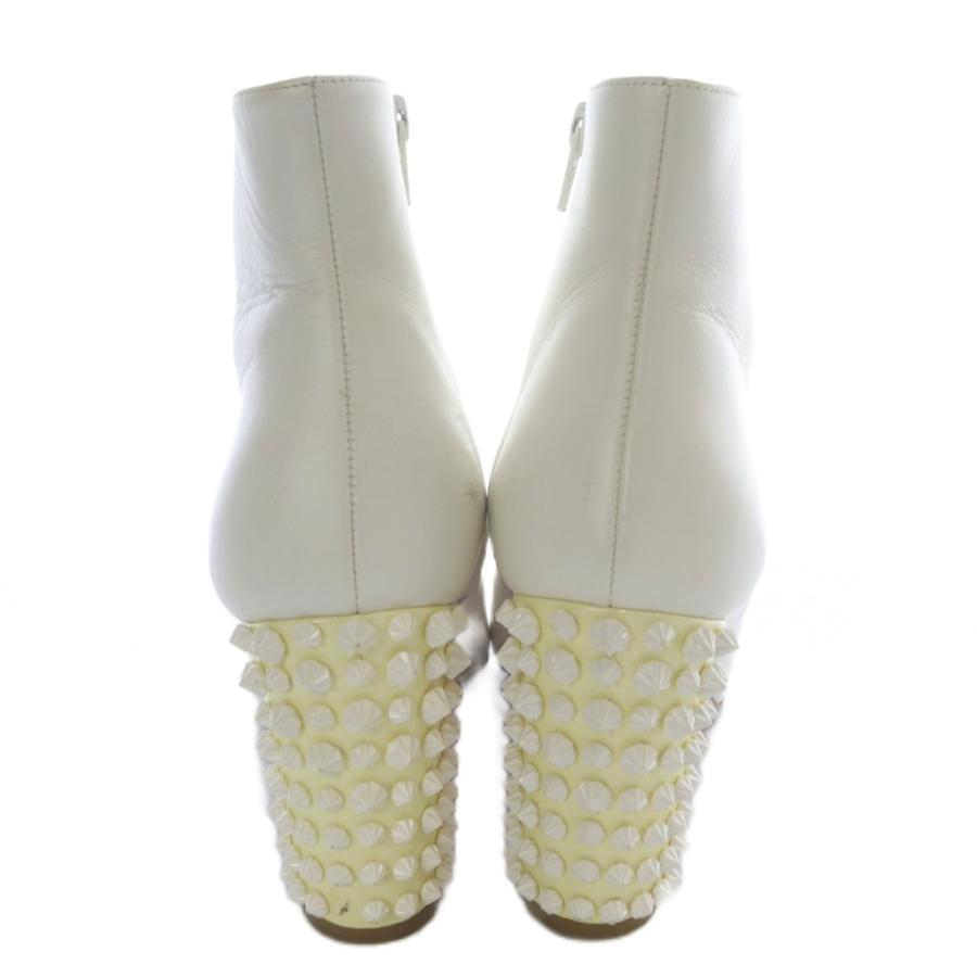 Christian Louboutin（クリスチャンルブタン） スタッズ