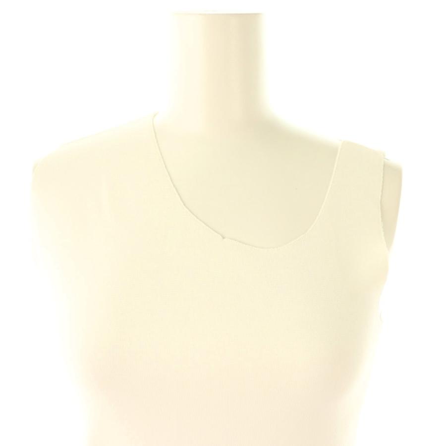 マメクロゴウチ Mame Kurogouchi 25SS Asymmetric Neck Knitted