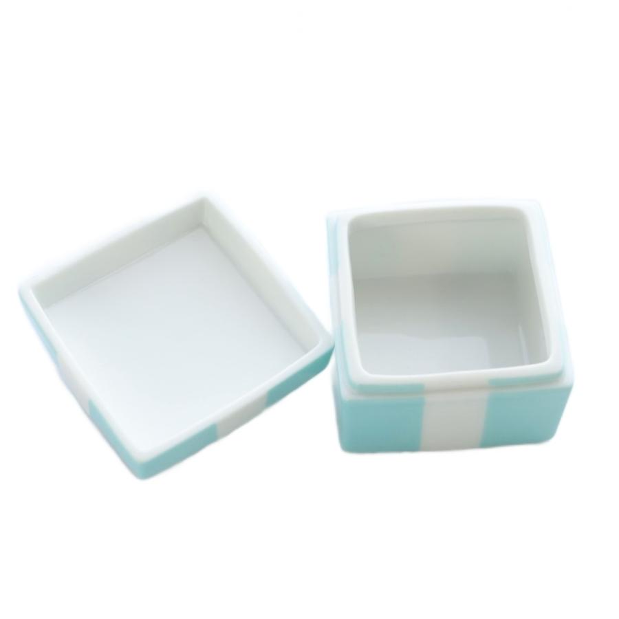 ティファニー Tiffany & Co. ミニブルーボウボックス　小物入れ ティファニー TIFFANY & CO. ミニブルーボウボックス 小物入れ 水色