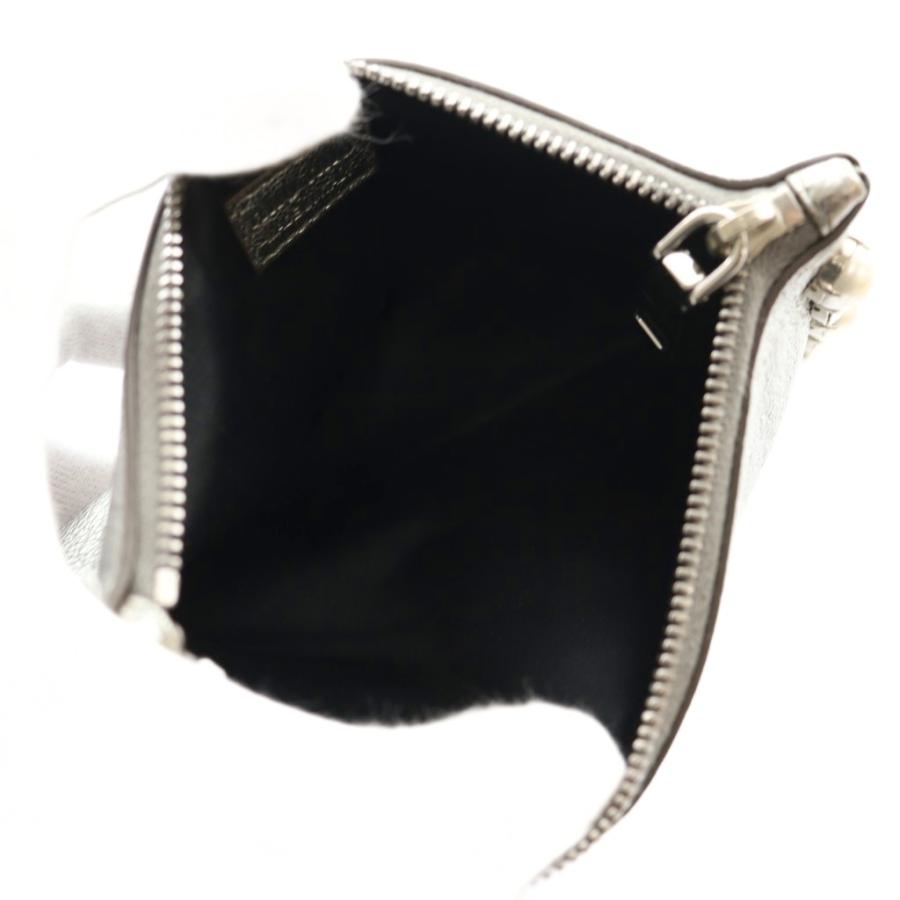 miu miu（ミュウミュウ） パールビジュー装飾フラットポーチ 銀色