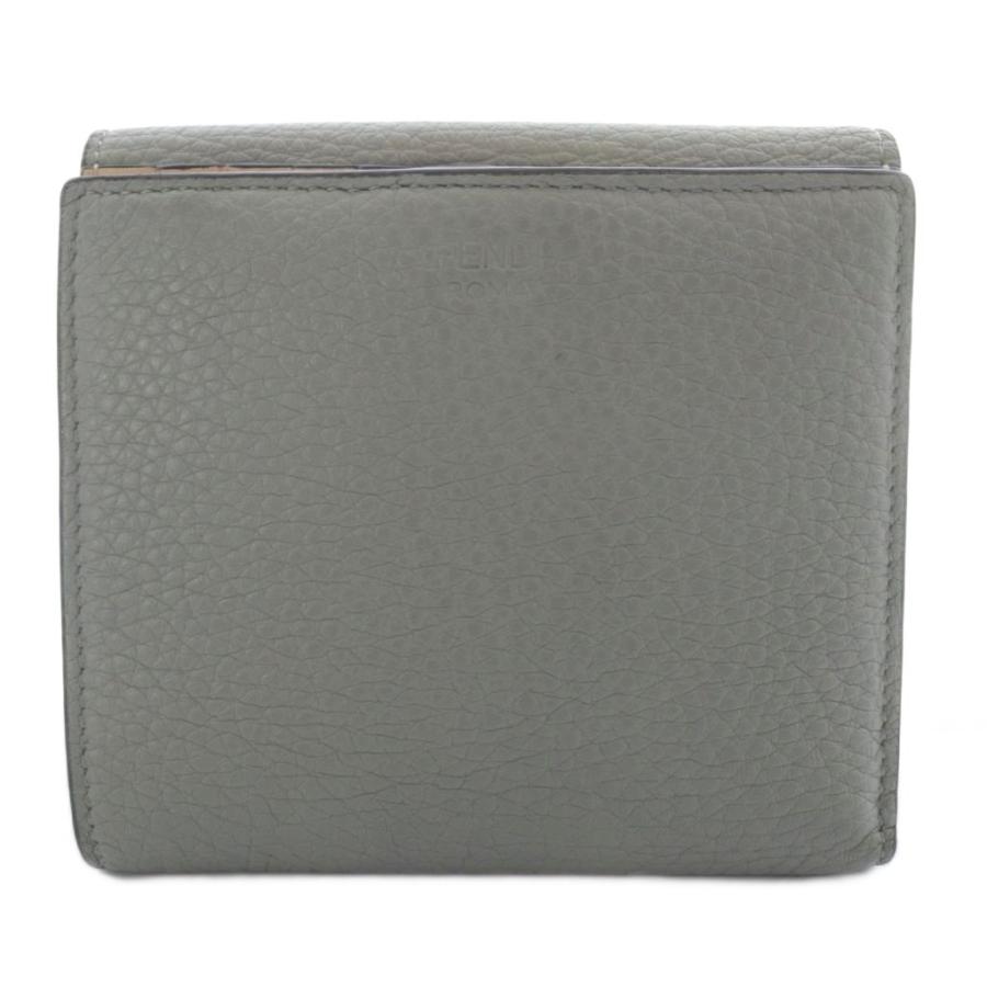 FENDI ピーカブー　折り財布　グレー FENDI（フェンディ） ピーカブー 財布 二つ折り ターンロック レザー