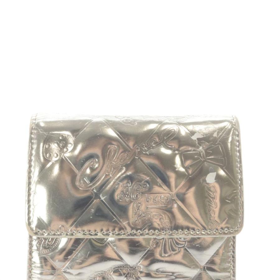 最終お値下げ！【CHANEL】 三つ折り財布 シルバーロゴ　オレンジ　エナメル CHANEL（シャネル） ココマーク エナメル 三つ折り財布 ゴールド色 /SR