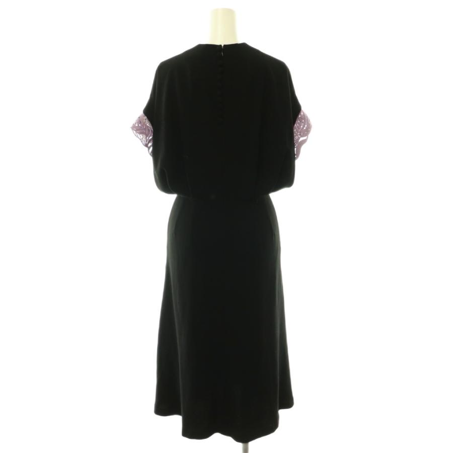 マメクロゴウチ Mame Kurogouchi Embroidery Cuffs V-Neck Dress