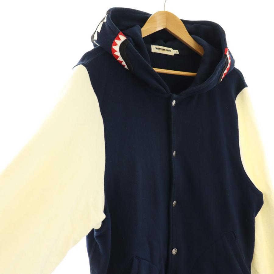 アベイシングエイプ A BATHING APE シャークスタジャン ブルゾン ジャケット XL 紺 アイボリー /CX ■GY62 メンズの画像