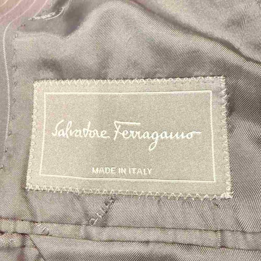 美品　Salvatore Ferragamo セットアップ 38　y05 美品 Salvatore Ferragamo セットアップ 38 y05 美品 Salvatore