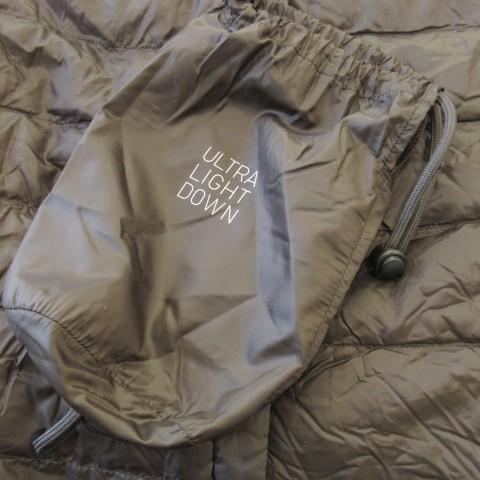 ユニクロ（UNIQLO） ライトダウンベスト ジャケット 上着 XL 茶 ブラウン ノーカラー ポケッタブル /CK47 ECD001 ...