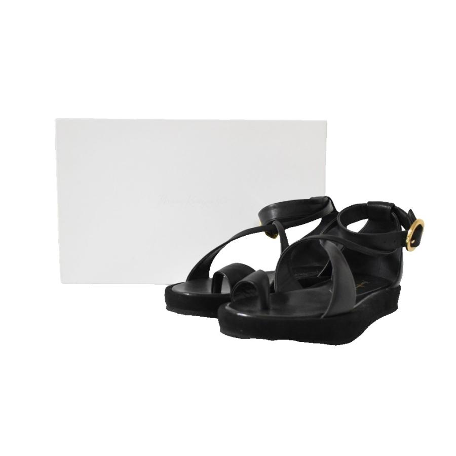 マメクロゴウチ Mame Kurogouchi Curved Line Ankle Strap Sandals