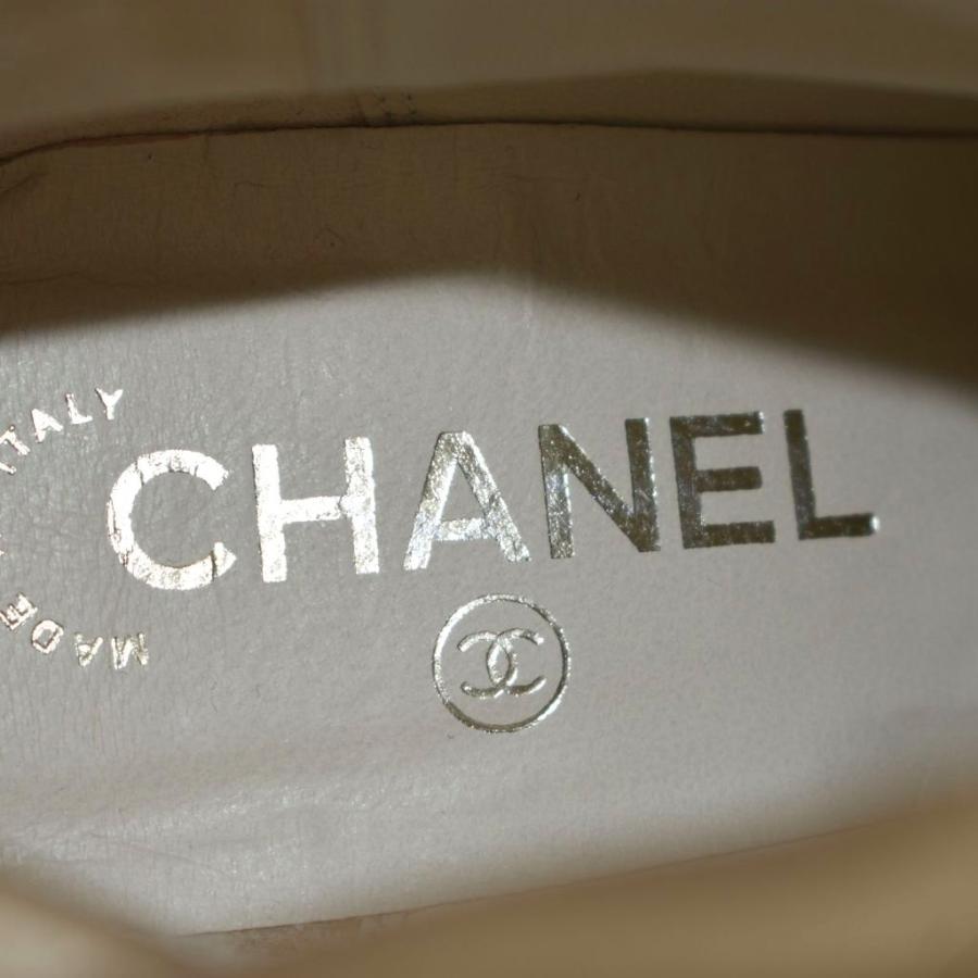 CHANEL シャネル ココマーク　ロゴ レザー ロングブーツ 36C 白 CHANEL シャネル ココマーク ロゴ レザー ロングブーツ 36C 白 - メルカリ
