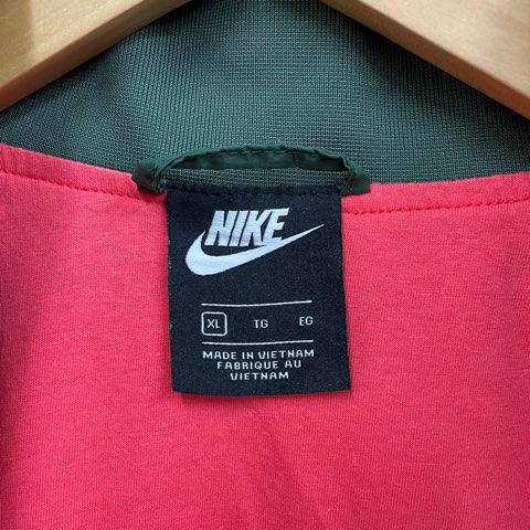 NIKE（ナイキ） ナイロンジャケット 刺繍ロゴ グリーン サイズXL