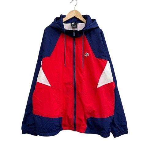 NIKE（ナイキ） ナイロンジャケット マウンテンパーカー 刺繍 レッド