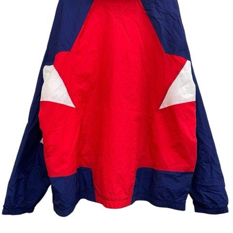 美品　NIKE　ナイロン　ジャケット　フーディ　マウンテン　XL 刺繍ロゴ NIKE（ナイキ） ナイロンジャケット マウンテンパーカー 刺繍 レッド