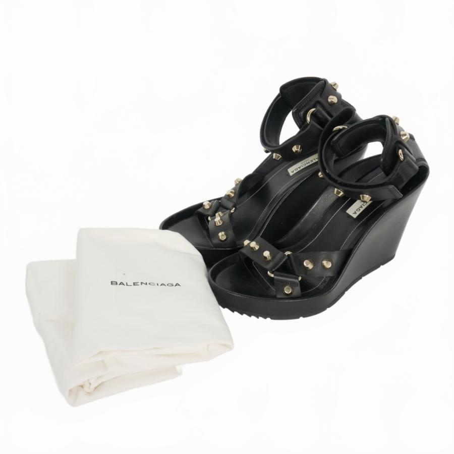 BALENCIAGA（バレンシアガ） ストラップ スタッズ ウェッジ レザー