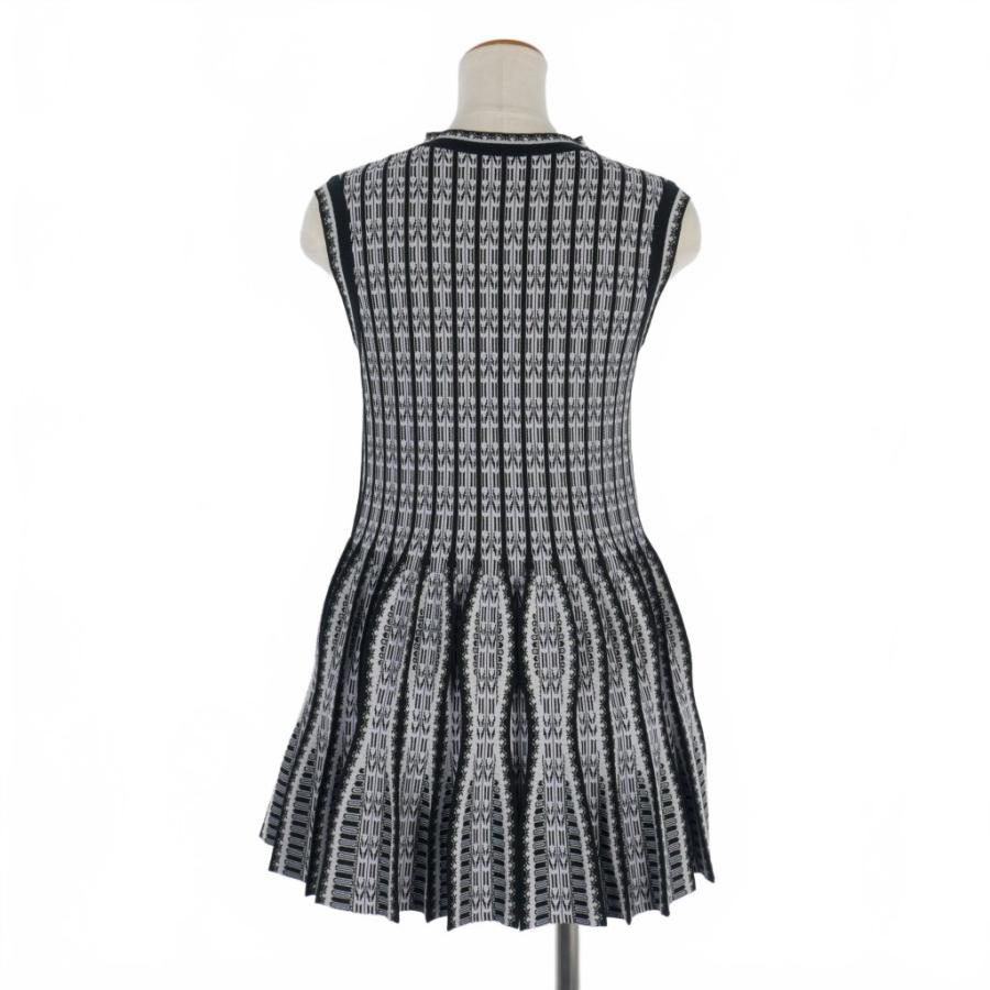 マメクロゴウチ Mame Kurogouchi 25SS Lantern Knitted Volume Top 