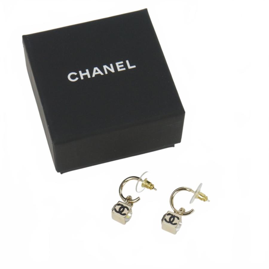 CHANEL（シャネル） キューブピアス ココマーク CC クリスタル 銀 