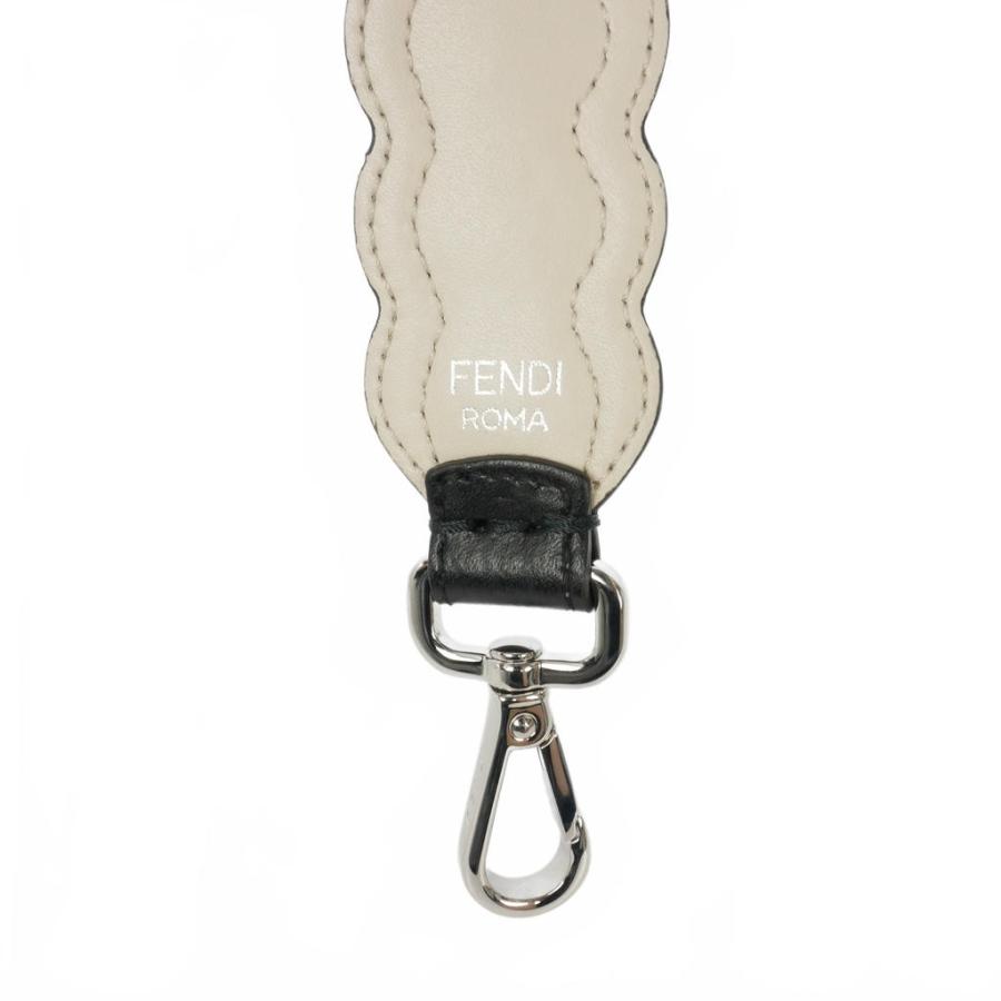 FENDI ミニストラップユー　レザー　パール　美品 FENDI（フェンディ） ミニ ストラップ ユー MINI STRAP YOU フェイク