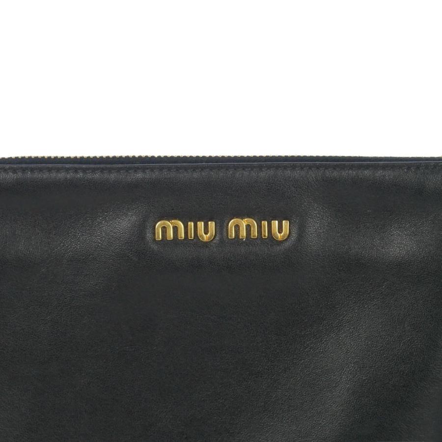 miu miu ブラック ゴールドスタッズ miu miu（ミュウミュウ） レザー スタッズ クラッチバッグ ゴールド