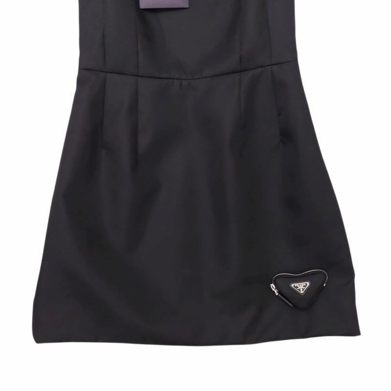 PRADA 未使用品 プラダ タグ付き 24SS Re-Nylon ポーチ付