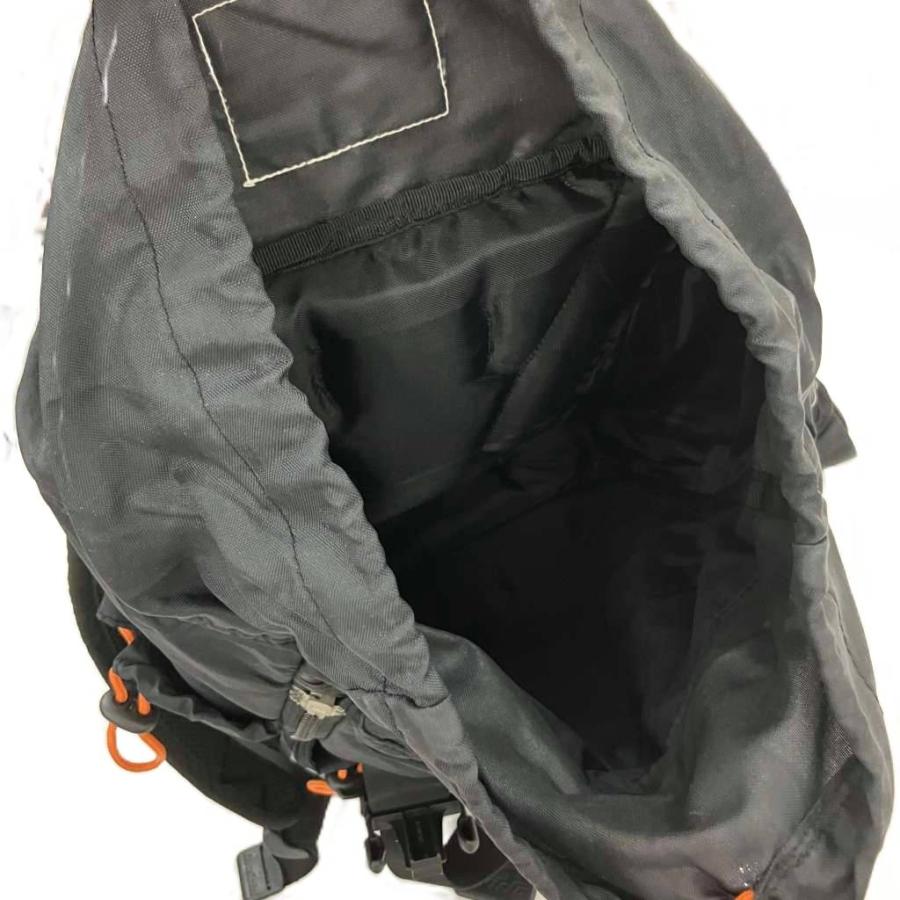 インビクタ INVICTA リュックサック バッグパック ロゴパッチ 登山 黒
