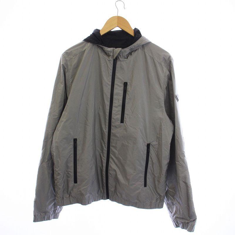 プラダ　トライアングルロゴ　中綿　ナイロンジャケット　フード付き　46 プラダ トライアングルロゴ 23SS ナイロン ナイロンジャケット