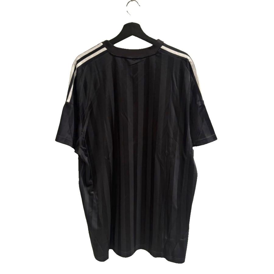BALENCIAGA（バレンシアガ） × adidas オーバーサイズサッカー Vネック