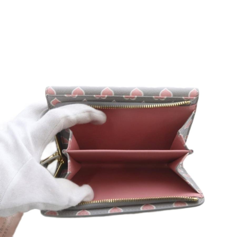 miu miu（ミュウミュウ） 未使用品 財布 三つ折り ハート柄 ゴート