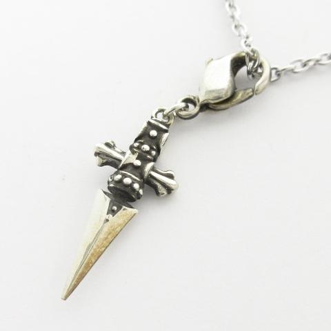 クロロのモチーフネックレス HUNTER×HUNTER 冨樫義博展 puzzle 美品 HUNTER×HUNTER 冨樫義博展 PUZZLE クロロ モチーフネックレス
