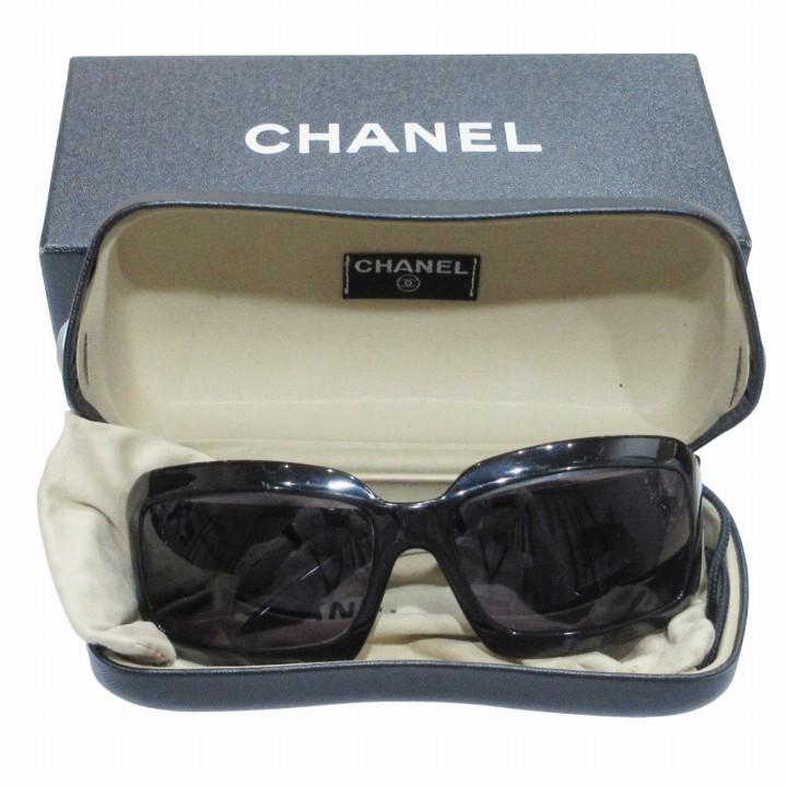 CHANEL（シャネル） ココマーク デカココ サングラス ロゴ デザイン 黒
