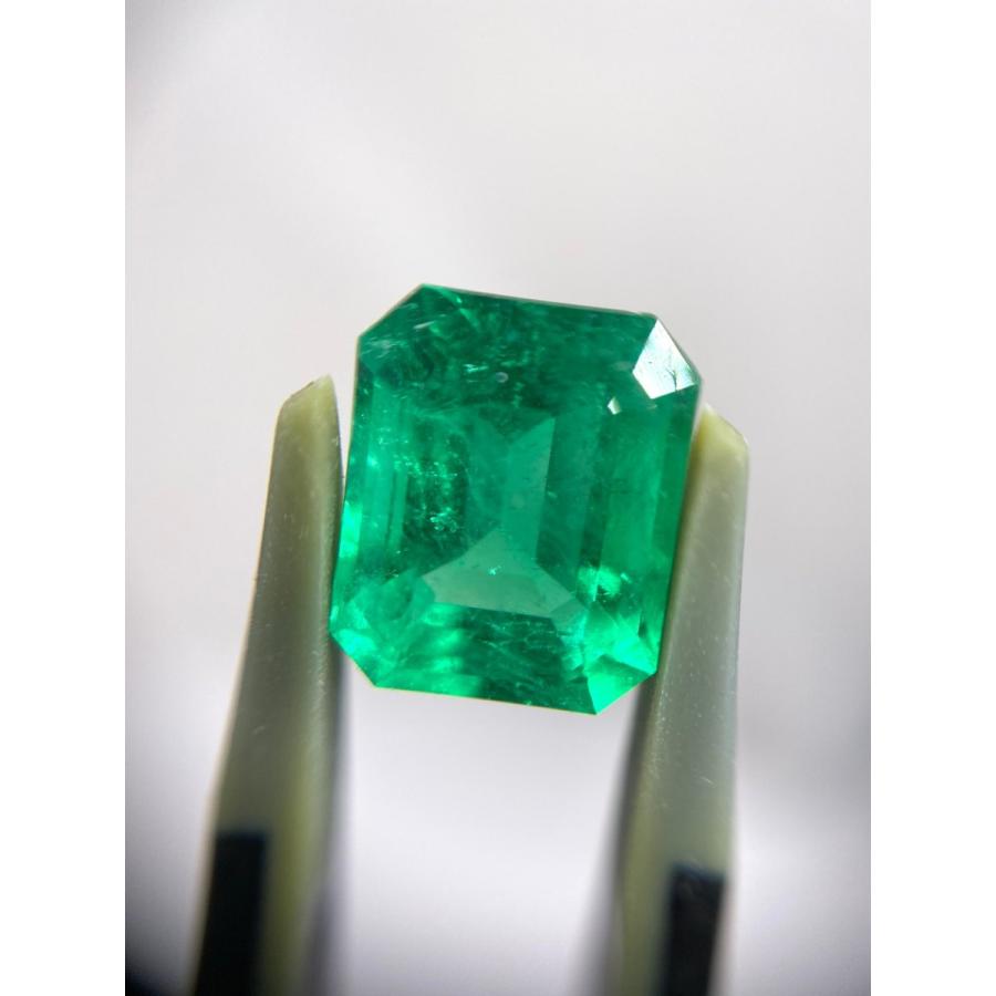 ☆エメラルドグリーン☆癒しと安らぎ☆エメラルドルース☆Emeraid 3.411ct ve1063sjid :ve1063sjid:ヴェールヤフーショップ - 通販 - Yahoo!ショッピング