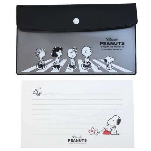 不織布マスクケース 抗菌 Pvc2 ポケット マルチケース ピーナッツ スヌーピー ブラック Apj Apj 1102 雑貨 アートの通販店 ベルコモン 通販 Yahoo ショッピング