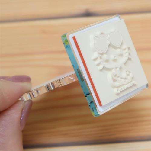 キティー　日焼けキティー印鑑スタンド アクリルスタンドスタンプ はんこ ハローキティ 日焼け サンリオ